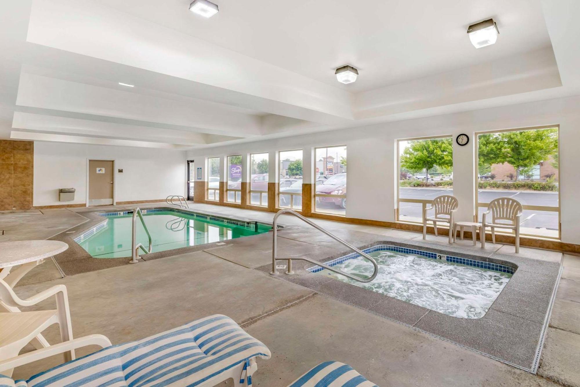 Sleep Inn & Suites Редмънд Екстериор снимка